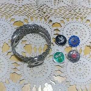 Snap Jewelry - Pretty silver bracelet with snap buttons